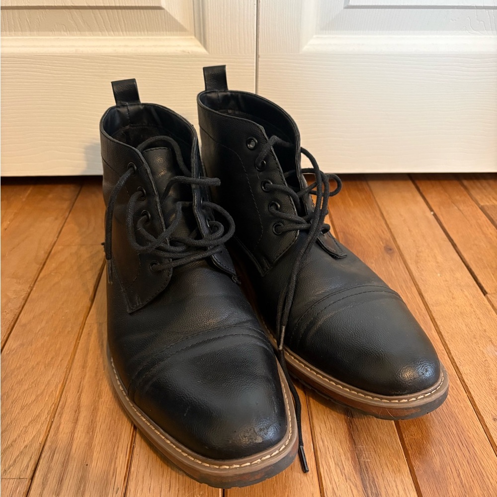 Perry Ellis Black Leather Chukka Boots